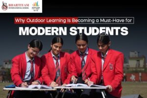 Read more about the article Why Outdoor Learning Is Becoming a Must-Have for Modern Students
